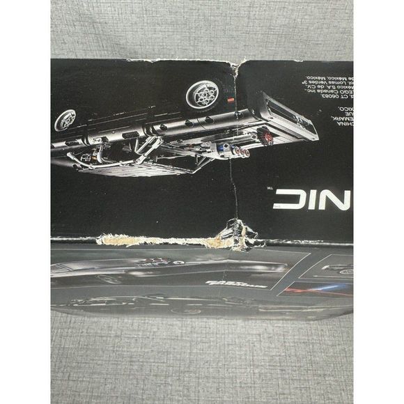 LEGO TECHNIC: Dom's Dodge Charger (42111) - Picture 7 of 10